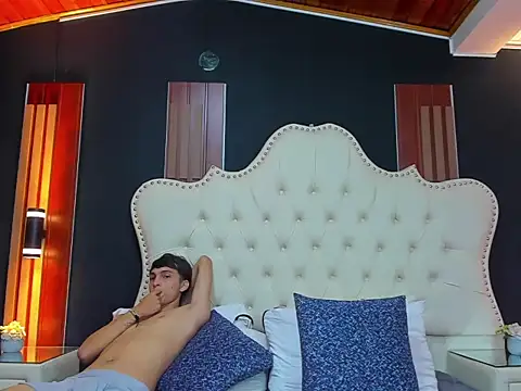 Snapshot of AnnyANDnoah chatting on 02.28.26 AnnyANDnoah online show from 02.28.26