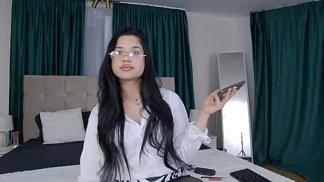 MissNaomiBelle online show from 06.12.26
