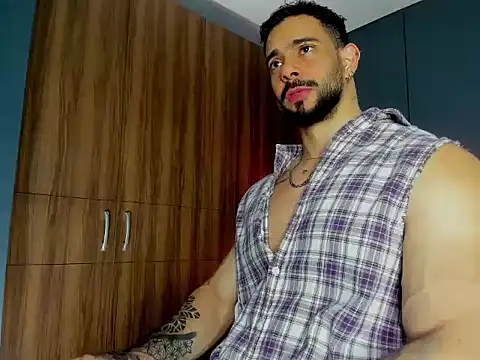 Snapshot of massimo_visconti chatting on 03.02.26 massimo visconti online show from 03.02.26