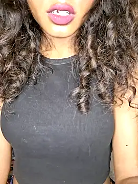 Snapshot of Akni_ chatting on 05.15.26 Akni online show from 05.15.26
