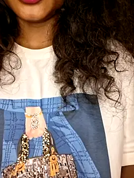 Snapshot of Akni_ chatting on 05.17.26 Akni online show from 05.17.26