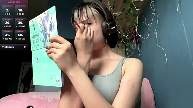 Snapshot of AueshaSimon chatting on 04.24.26 AueshaSimon online show from 04.24.26