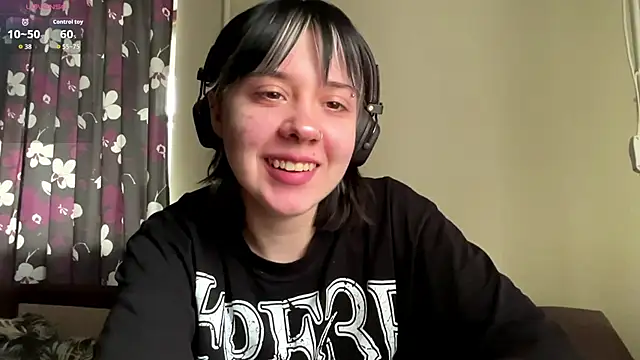 Snapshot of AueshaSimon chatting on 06.03.26 AueshaSimon online show from 06.03.26