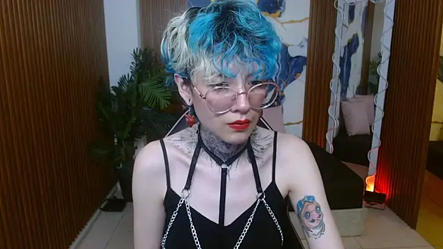 Lyra tay online show from 04.17.26