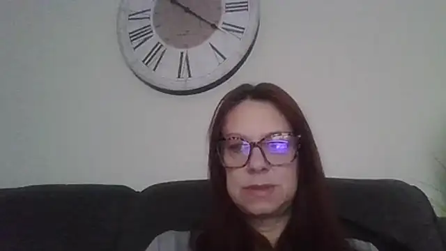 Snapshot of Cara-CurvyUK chatting on 03.05.26 Cara-CurvyUK online show from 03.05.26