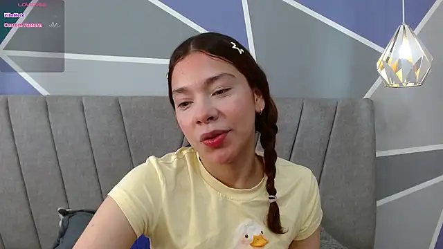 Snapshot of Sweet_kitty_05 chatting on 06.12.26 Sweet kitty 05 online show from 06.12.26