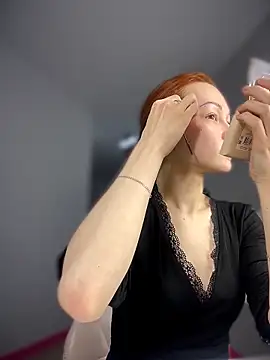 SadieSink  online show from 03.22.26