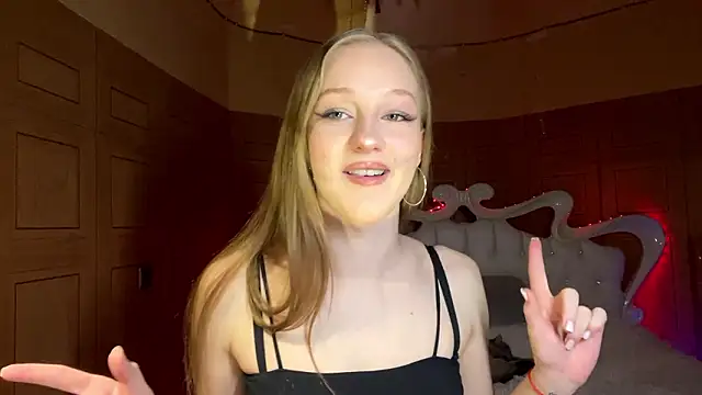 Anika Socutehe online show from 03.18.26