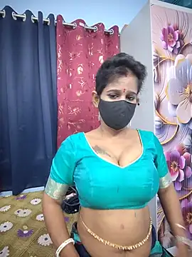 Snapshot of Tinaa_baby chatting on 06.18.26 Tinaa baby online show from 06.18.26