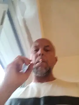 Snapshot of HornyDaddyMuscle chatting on 06.29.26 HornyDaddyMuscle online show from 06.29.26