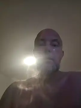 Snapshot of HornyDaddyMuscle chatting on 07.29.26 HornyDaddyMuscle online show from 07.29.26