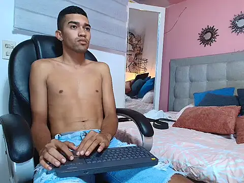 Snapshot of mauricio_smiith chatting on 02.28.26 mauricio smiith online show from 02.28.26