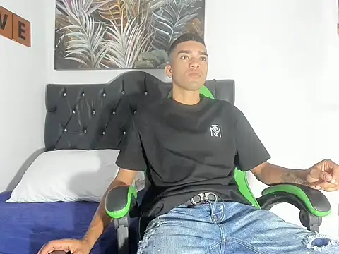 Snapshot of mauricio_smiith chatting on 03.02.26 mauricio smiith online show from 03.02.26