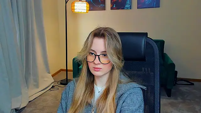 Snapshot of DortheaHupy chatting on 03.01.26 DortheaHupy online show from 03.01.26