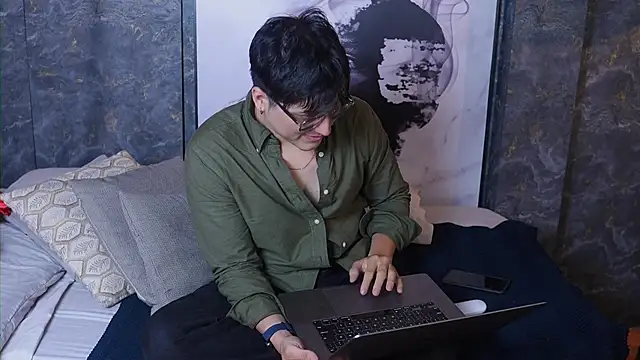 Mia and Belmonth online show from 04.13.26