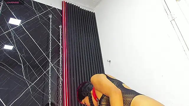 Megan Duskk online show from 04.05.26