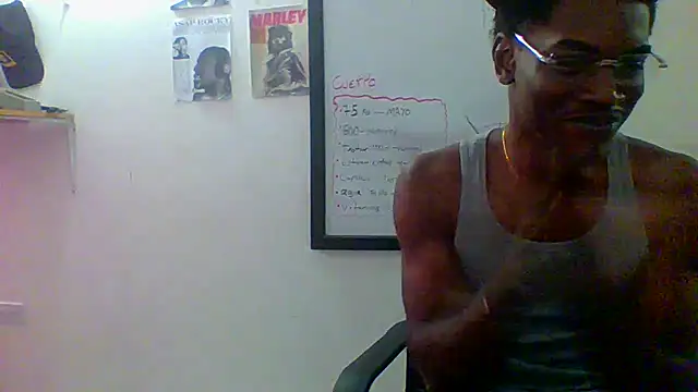 Snapshot of charles_king chatting on 05.07.26 charles king online show from 05.07.26