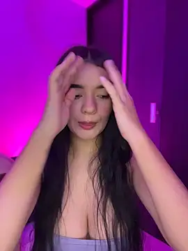 Sophia Wy online show from 04.05.26