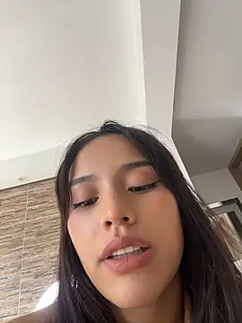 Snapshot of Mia-villalobos chatting on 05.20.26 Mia-villalobos online show from 05.20.26