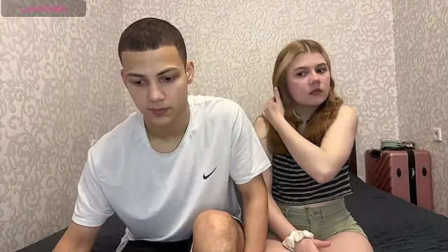Snapshot of mirel_couple chatting on 05.15.26 mirel couple online show from 05.15.26
