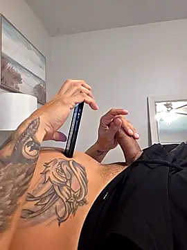 Snapshot of DoggiiDick chatting on 02.28.26 DoggiiDick online show from 02.28.26