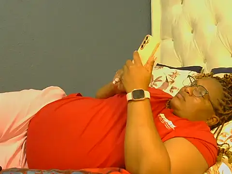 Cuddle Zee online show from 05.16.26