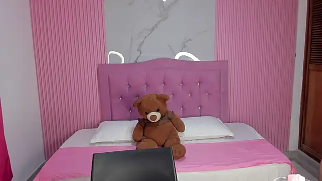 Mily17  online show from 04.13.26