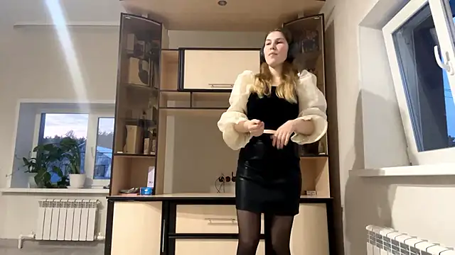 JoanieMochel online show from 03.04.26