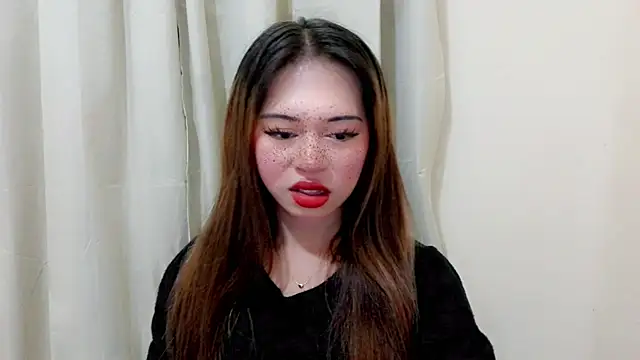 Snapshot of Seductive_sophie chatting on 07.25.26 Seductive sophie online show from 07.25.26