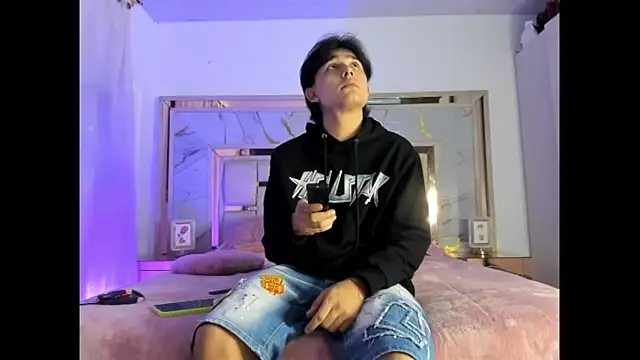 Snapshot of monky_0002 chatting on 03.13.26 monky 0002 online show from 03.13.26