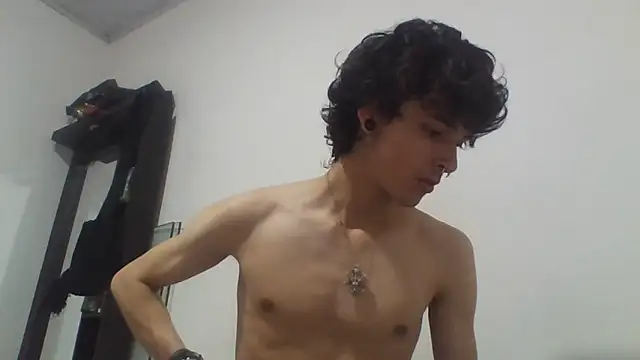 Snapshot of Moonandzukko chatting on 03.27.26 Moonandzukko online show from 03.27.26