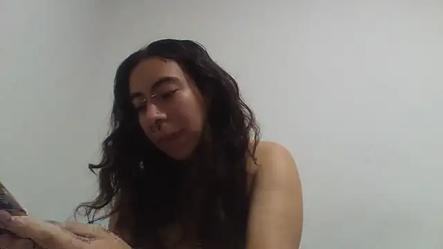 Snapshot of Moonandzukko chatting on 04.15.26 Moonandzukko online show from 04.15.26