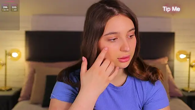 Nicole De Lux online show from 04.09.26