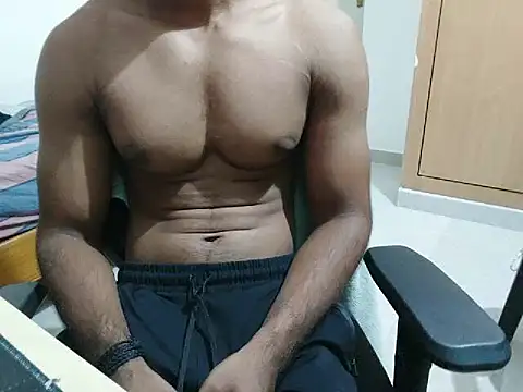 Snapshot of kratosTheHunk chatting on 05.15.26 kratosTheHunk online show from 05.15.26