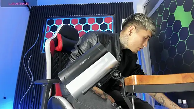 Max Hader  online show from 04.05.26