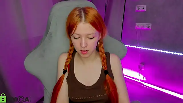 Emma Dusk online show from 05.20.26