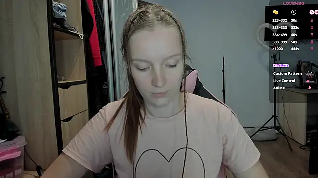 Snapshot of Mary_Blu chatting on 10.12.25 Mary Blu online show from 10.12.25