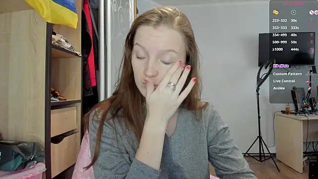 Snapshot of Mary_Blu chatting on 10.22.25 Mary Blu online show from 10.22.25