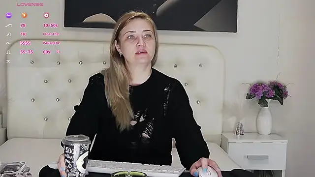 MellanieBliss online show from 04.23.26