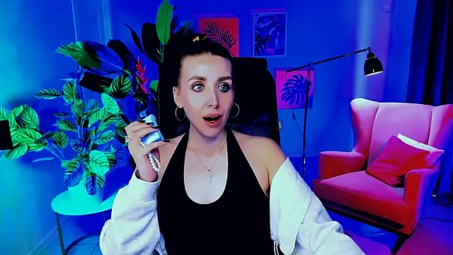 Snapshot of MonicaRiley chatting on 04.07.26 MonicaRiley online show from 04.07.26