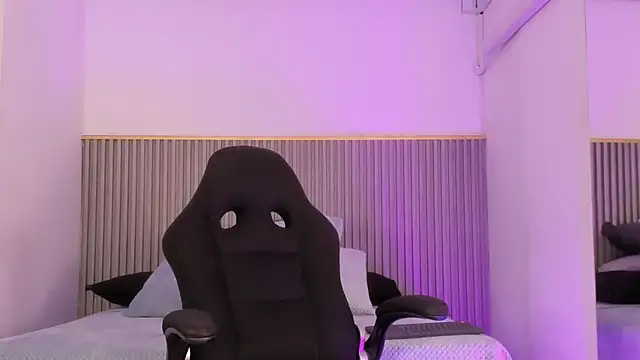 ashvalentine  online show from 04.12.26