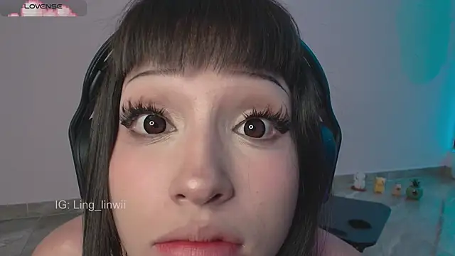 Snapshot of ling_meow chatting on 07.17.26 ling meow online show from 07.17.26