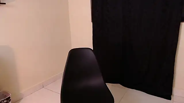 LyriaDiamond  online show from 03.18.26