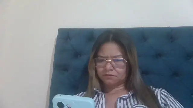 Jiwon Han online show from 03.27.26