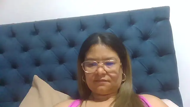 Jiwon Han online show from 04.20.26