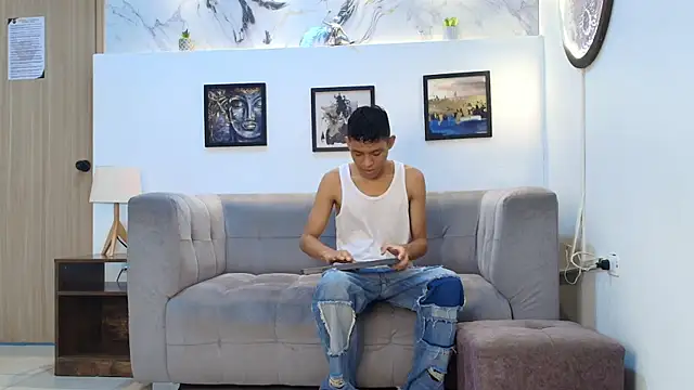 SKINNY BOYXXX online show from 04.07.26