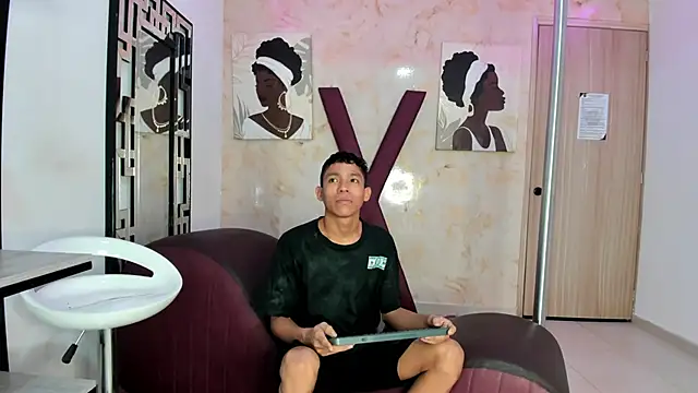 SKINNY BOYXXX online show from 04.17.26