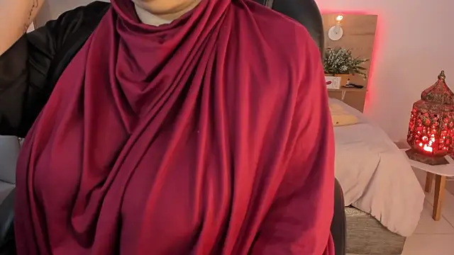 Snapshot of _Azahaaraa_ chatting on 05.12.26 Azahaaraa online show from 05.12.26