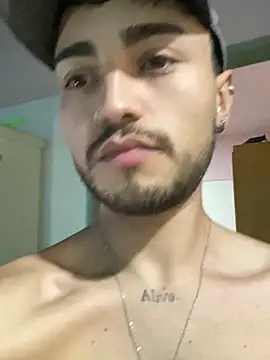 Snapshot of Lucasss2204 chatting on 03.16.26 Lucasss2204 online show from 03.16.26