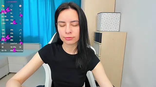 Snapshot of Horny__Nikki chatting on 07.23.26 Horny Nikki online show from 07.23.26
